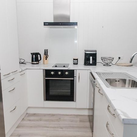 Bombay Hills Modern Retreat Daire Auckland Dış mekan fotoğraf