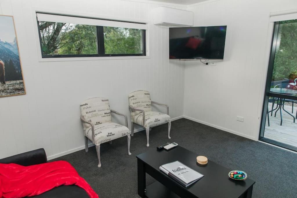 Bombay Hills Modern Retreat Daire Auckland Dış mekan fotoğraf