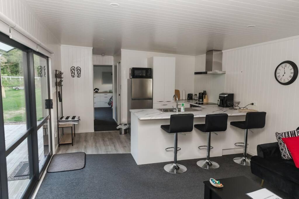 Bombay Hills Modern Retreat Daire Auckland Dış mekan fotoğraf
