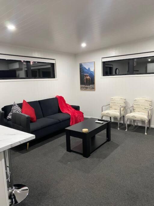 Bombay Hills Modern Retreat Daire Auckland Dış mekan fotoğraf