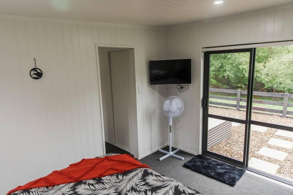 Bombay Hills Modern Retreat Daire Auckland Dış mekan fotoğraf