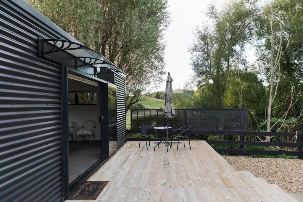 Bombay Hills Modern Retreat Daire Auckland Dış mekan fotoğraf