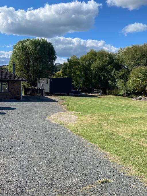 Bombay Hills Modern Retreat Daire Auckland Dış mekan fotoğraf